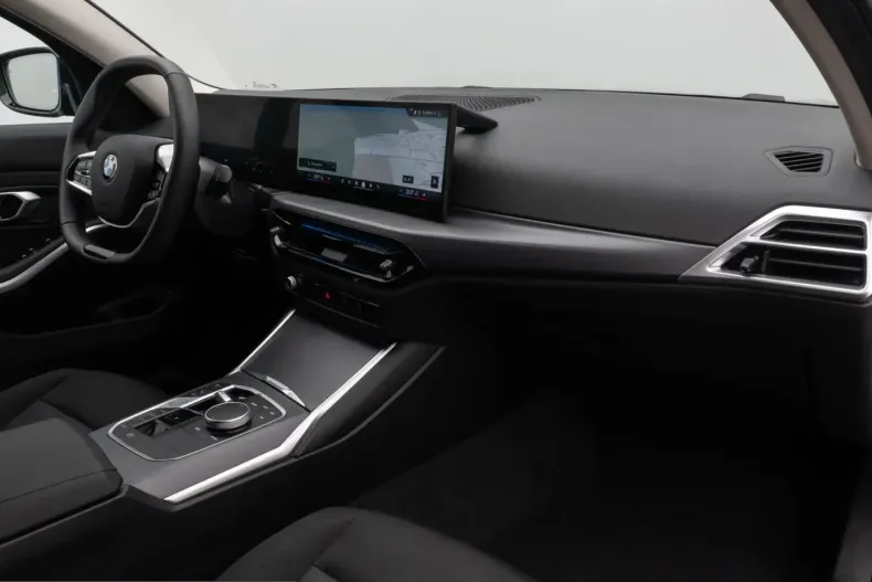 BMW 318i (Seria 3) din 2025 cu 8.491 km - oferta BMW221986 - foto 25