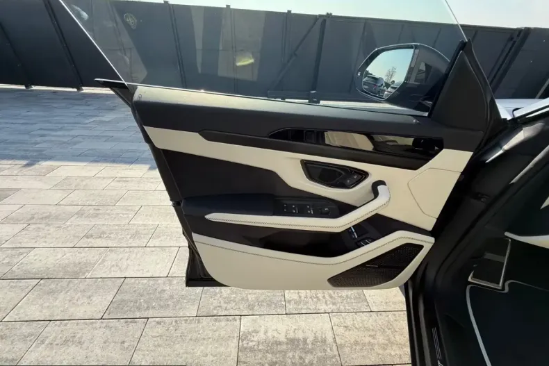 Lamborghini Urus din 2026 cu 33 km - oferta LAM221987 - foto 14