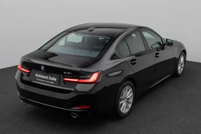 BMW 318i (Seria 3) din 2025 cu 7.821 km - oferta BMW221989 - foto 4