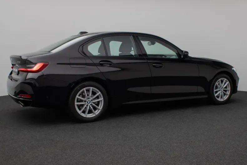 BMW 318i (Seria 3) din 2025 cu 7.821 km - oferta BMW221989 - foto 5