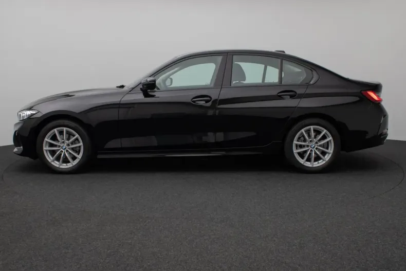BMW 318i (Seria 3) din 2025 cu 7.821 km - oferta BMW221989 - foto 13