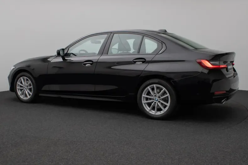 BMW 318i (Seria 3) din 2025 cu 7.821 km - oferta BMW221989 - foto 15