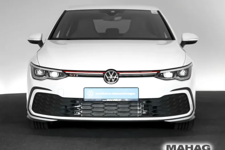 Volkswagen Golf din 2024 cu 6.902 km - oferta VOL221990 - foto 3