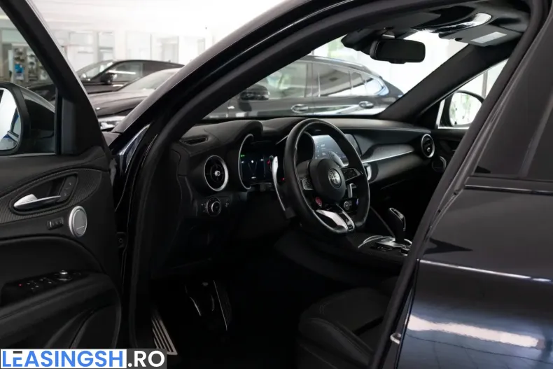 Alfa Romeo Stelvio din 2024 cu 18.128 km - oferta ALF221998 - foto 11