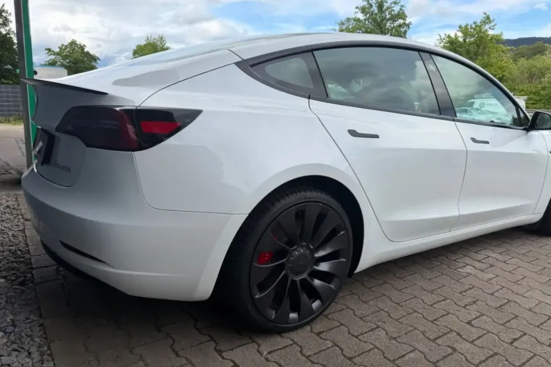 Tesla Model 3 din 2022 cu 36.196 km - oferta TES222008 - foto 4