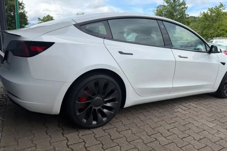 Tesla Model 3 din 2022 cu 36.196 km - oferta TES222008 - foto 5