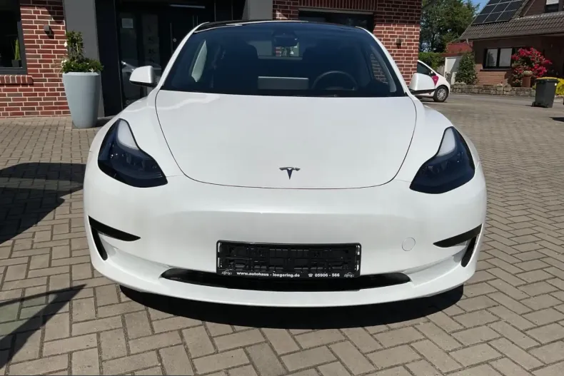 Tesla Model 3 din 2022 cu 60.000 km - oferta TES222013 - foto 2