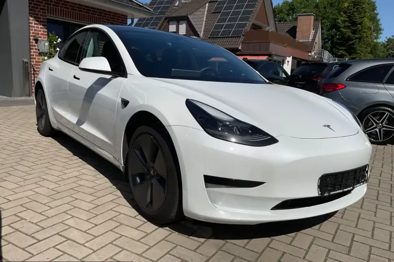 Tesla Model 3 din 2022 cu 60.000 km - oferta TES222013 - foto 3