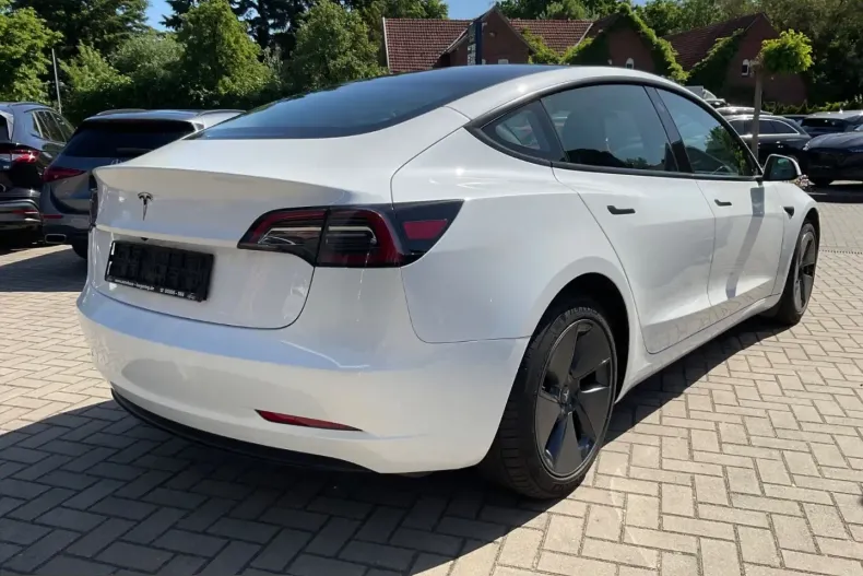 Tesla Model 3 din 2022 cu 60.000 km - oferta TES222013 - foto 4