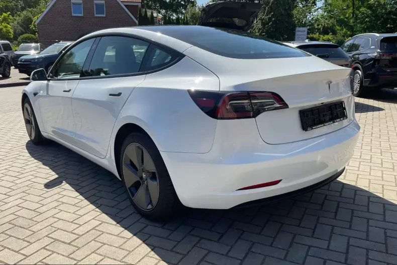 Tesla Model 3 din 2022 cu 60.000 km - oferta TES222013 - foto 6