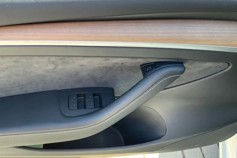 Tesla Model 3 din 2022 cu 60.000 km - oferta TES222013 - foto 11