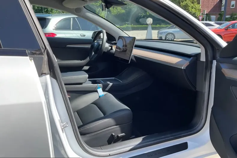 Tesla Model 3 din 2022 cu 60.000 km - oferta TES222013 - foto 14