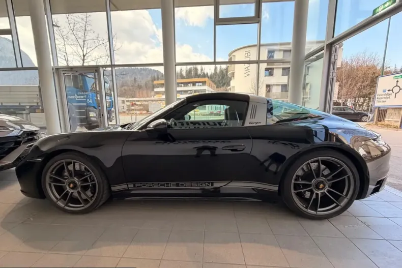 Porsche 992 din 2022 cu 15.700 km - oferta POR222043 - foto 2