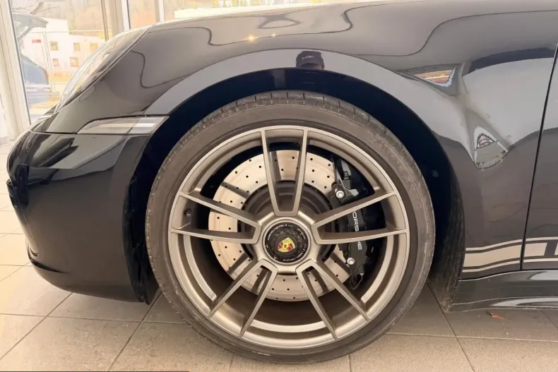 Porsche 992 din 2022 cu 15.700 km - oferta POR222043 - foto 4