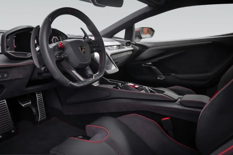 Lamborghini Revuelto din 2025 cu 4.500 km - oferta LAM222089 - foto 6
