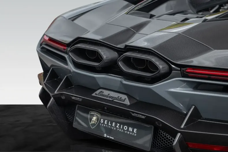 Lamborghini Revuelto din 2025 cu 4.500 km - oferta LAM222089 - foto 15
