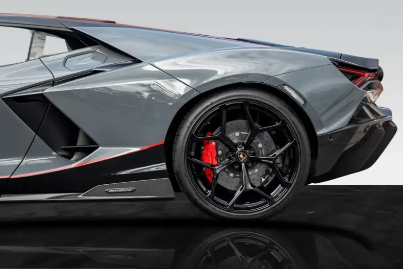 Lamborghini Revuelto din 2025 cu 4.500 km - oferta LAM222089 - foto 18