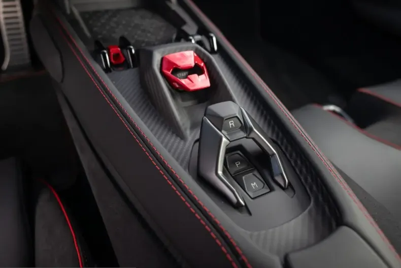 Lamborghini Revuelto din 2025 cu 4.500 km - oferta LAM222089 - foto 28
