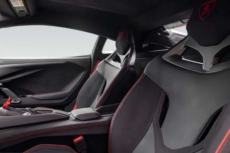 Lamborghini Revuelto din 2025 cu 4.500 km - oferta LAM222089 - foto 31