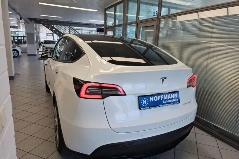 Tesla Model Y din 2022 cu 32.372 km - oferta TES222102 - foto 4