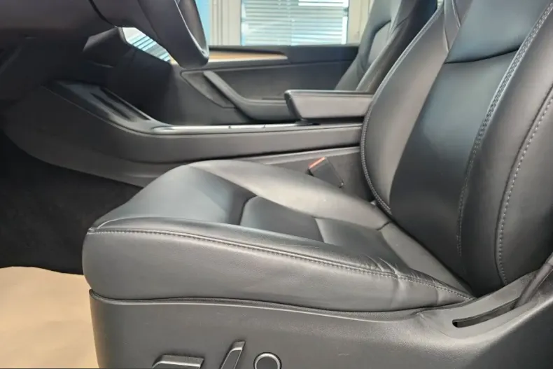 Tesla Model Y din 2022 cu 32.372 km - oferta TES222102 - foto 19