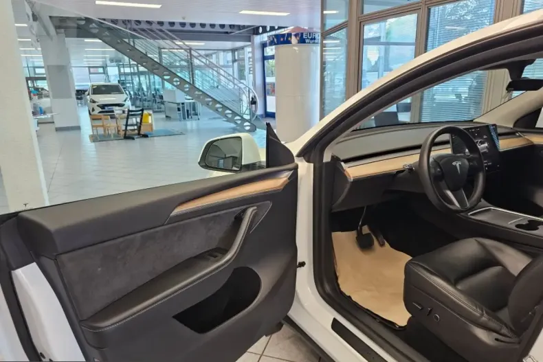 Tesla Model Y din 2022 cu 32.372 km - oferta TES222102 - foto 20