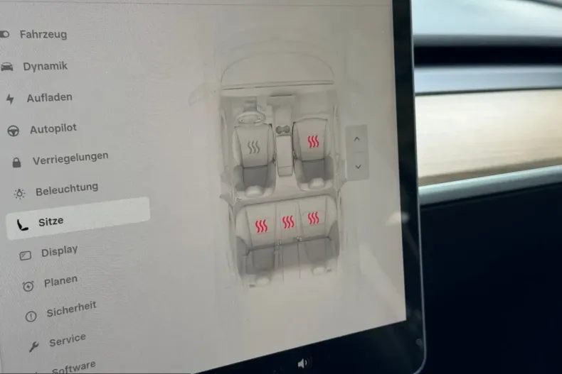 Tesla Model 3 din 2022 cu 10.000 km - oferta TES222103 - foto 24
