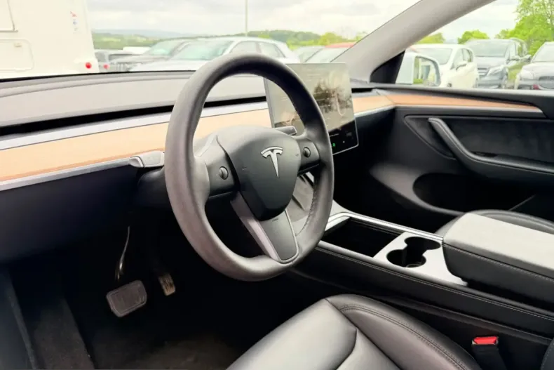 Tesla Model Y din 2022 cu 43.600 km - oferta TES222104 - foto 9