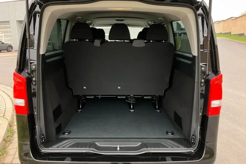 Mercedes-Benz Vito din 2024 cu 53.220 km - oferta MER222106 - foto 11