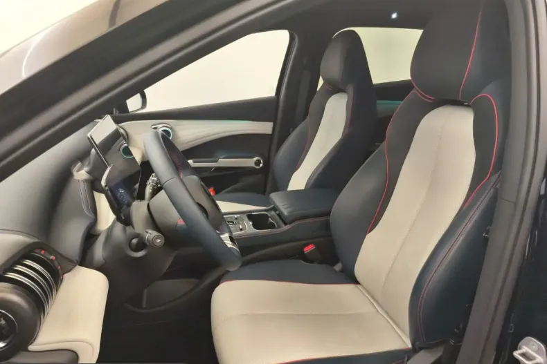 BYD ATTO 3 din 2025 cu 18.251 km - oferta BYD222108 - foto 12