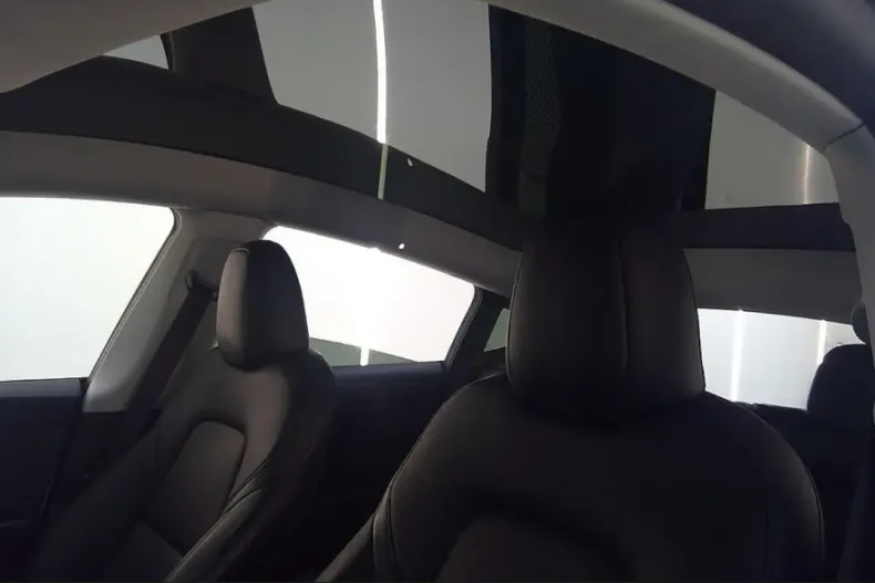 Tesla Model Y din 2023 cu 64.261 km - oferta TES222112 - foto 5