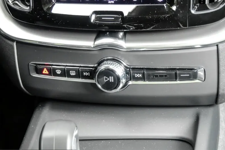 Volvo XC60 din 2024 cu 21.696 km - oferta VOL222113 - foto 11