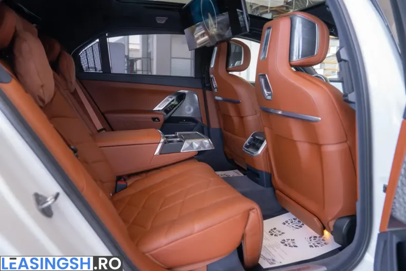 BMW M760 (Seria 7) din 2024 cu 55.000 km - oferta BMW222137 - foto 32