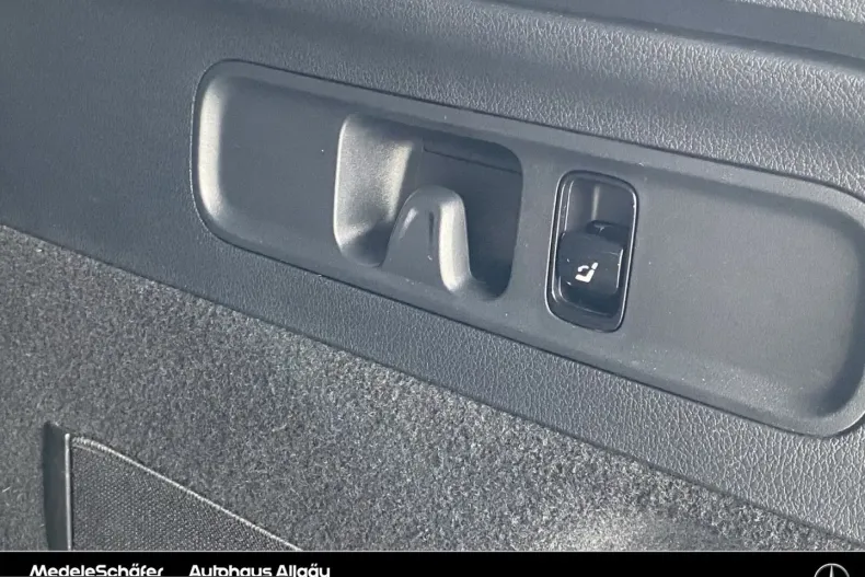 Mercedes-Benz GLC 300 (Clasa GLC) din 2023 cu 50.131 km - oferta MER222139 - foto 17