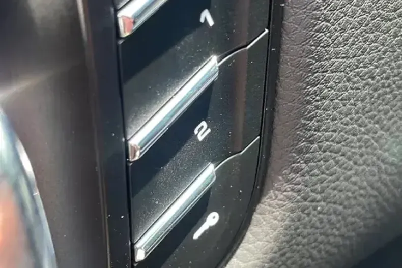 Porsche Macan din 2024 cu 10.000 km - oferta POR222142 - foto 12
