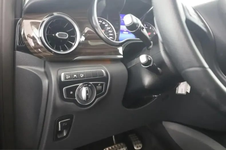 Mercedes-Benz V 300 (Clasa V) din 2024 cu 70.100 km - oferta MER222164 - foto 17