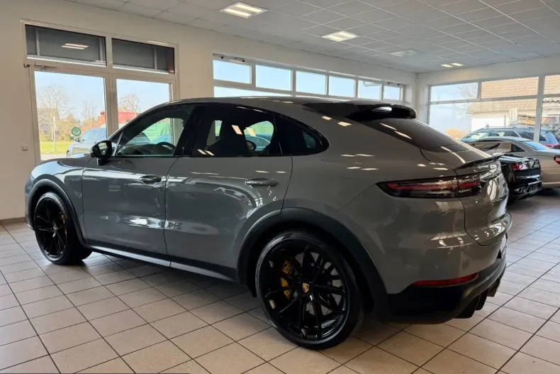 Porsche Cayenne din 2022 cu 64.911 km - oferta POR222165 - foto 3