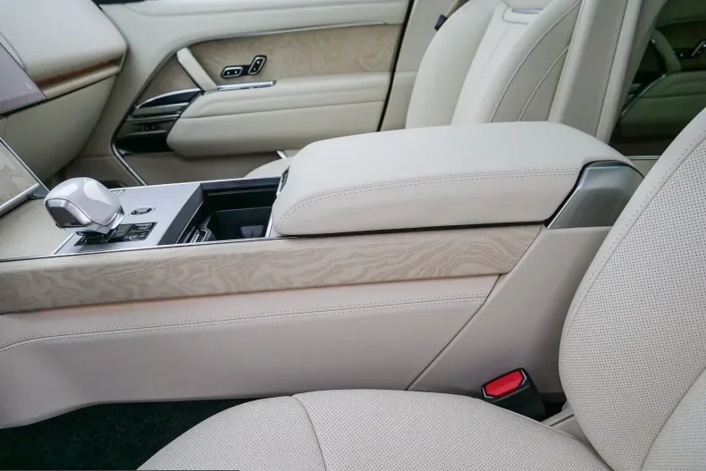 Land Rover Range Rover din 2025 cu 8.000 km - oferta LAN222169 - foto 18