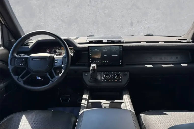 Land Rover Defender din 2025 cu 14.400 km - oferta LAN222175 - foto 4