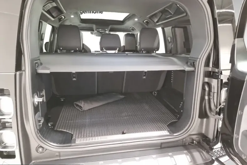 Land Rover Defender din 2025 cu 13.990 km - oferta LAN222176 - foto 12