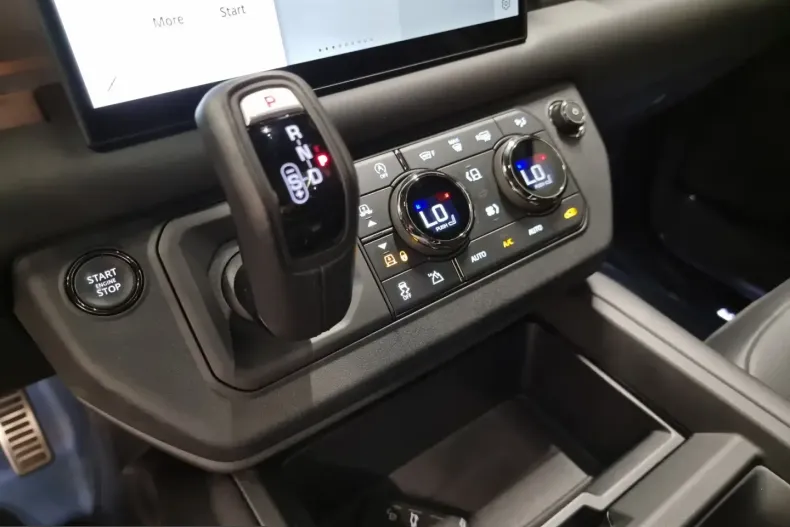 Land Rover Defender din 2025 cu 13.990 km - oferta LAN222176 - foto 14