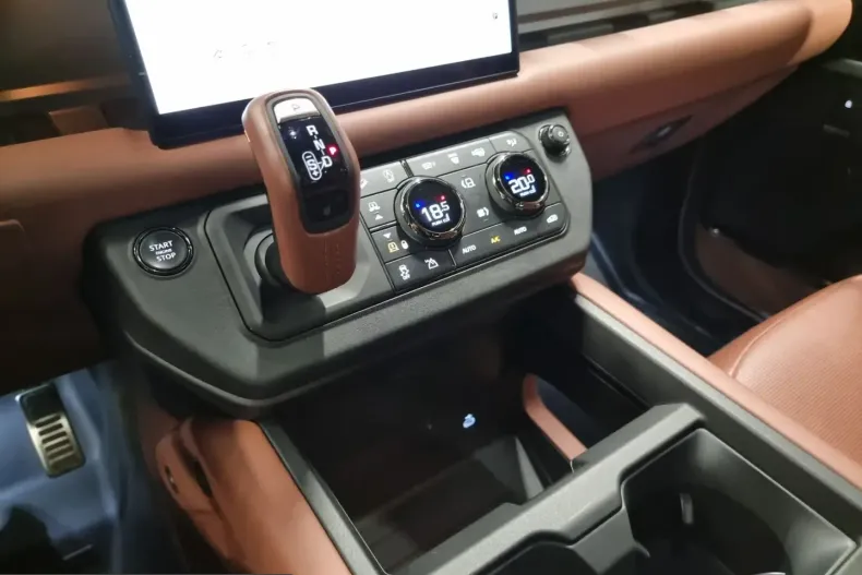 Land Rover Defender din 2025 cu 21.200 km - oferta LAN222177 - foto 14