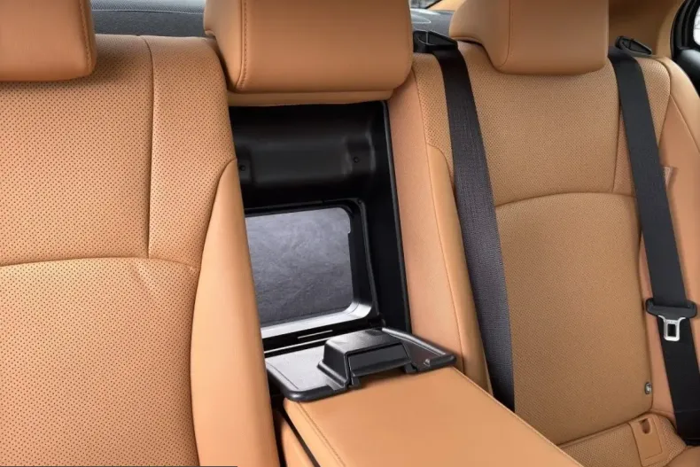 Lexus ES 300 din 2025 cu 32.088 km - oferta LEX222180 - foto 29
