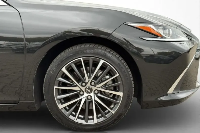 Lexus ES 300 din 2025 cu 32.088 km - oferta LEX222180 - foto 34
