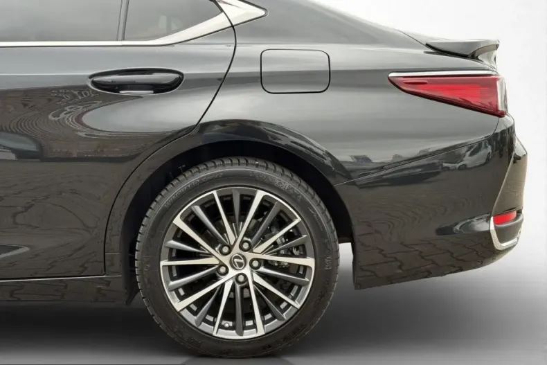 Lexus ES 300 din 2025 cu 32.088 km - oferta LEX222180 - foto 36