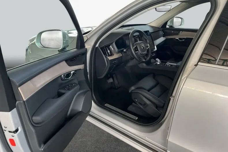 Volvo XC90 din 2025 cu 10.343 km - oferta VOL222184 - foto 10