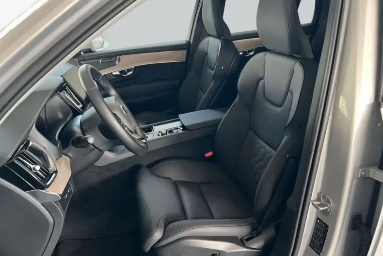 Volvo XC90 din 2025 cu 10.343 km - oferta VOL222184 - foto 11