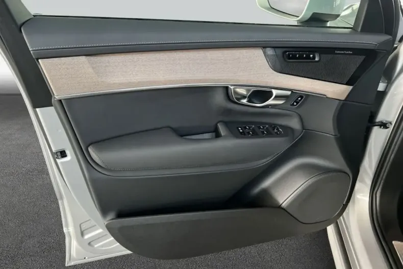 Volvo XC90 din 2025 cu 10.343 km - oferta VOL222184 - foto 20