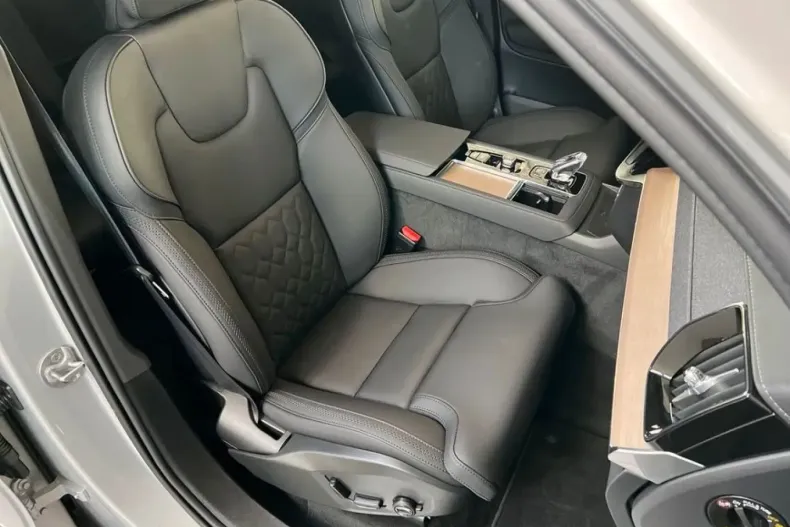Volvo XC90 din 2025 cu 10.343 km - oferta VOL222184 - foto 23