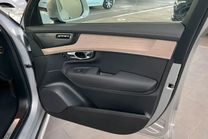 Volvo XC90 din 2025 cu 10.343 km - oferta VOL222184 - foto 24